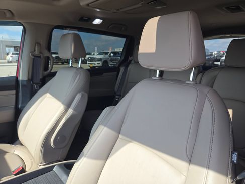 Used 2024 Honda Odyssey Touring image 9