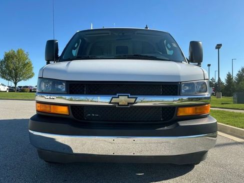 Used 2025 Chevrolet Express 3500 w/ Power Convenience Package image 8