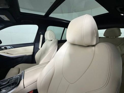 Used 2019 BMW X5 xDrive40i AWD/4WD image 9