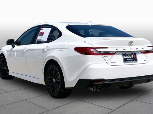 Used 2025 Toyota Camry SE FWD image 12