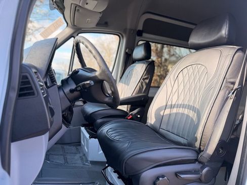 Used 2013 Mercedes-Benz Sprinter 2500 image 12