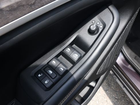 Used 2022 Jeep Grand Cherokee L Limited AWD/4WD image 24