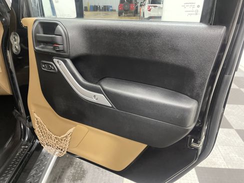 Used 2013 Jeep Wrangler Unlimited Sahara w/ Dual Top Group image 25