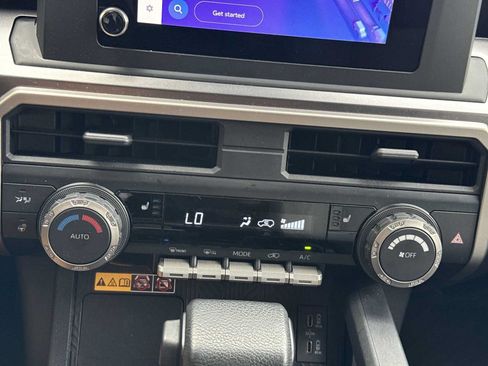 Used 2025 Toyota 4Runner 4WD image 19