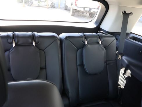 Used 2025 Lincoln Aviator AWD image 35