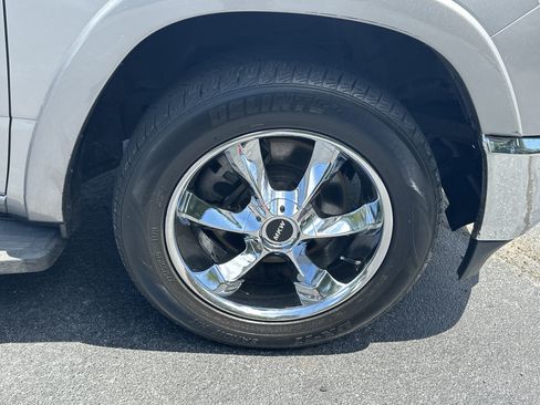 Used 2019 RAM 1500 Laramie RWD image 16