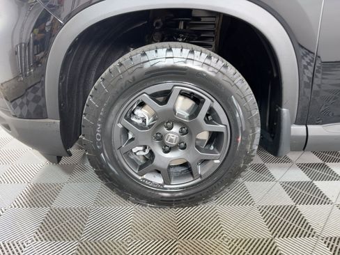 New 2025 Honda Pilot TrailSport image 11