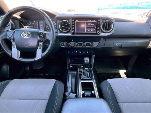 Used 2020 Toyota Tacoma TRD Sport w/ Technology Package AWD/4WD image 14