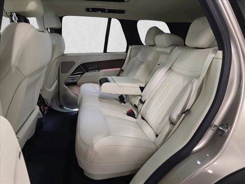 New 2026 Land Rover Range Rover SE image 16