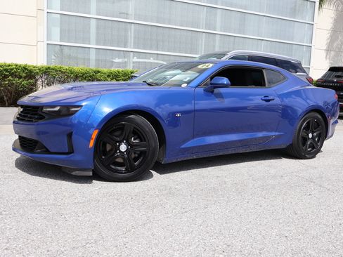 Used 2023 Chevrolet Camaro LT RWD image 1