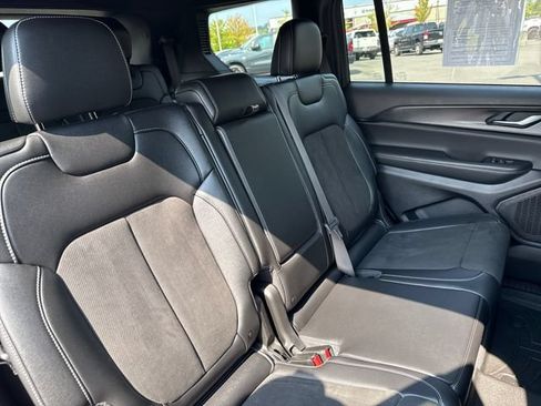 Used 2023 Jeep Grand Cherokee L Laredo AWD/4WD image 19