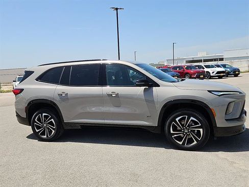 Used 2026 Buick Enclave Sport Touring FWD image 6