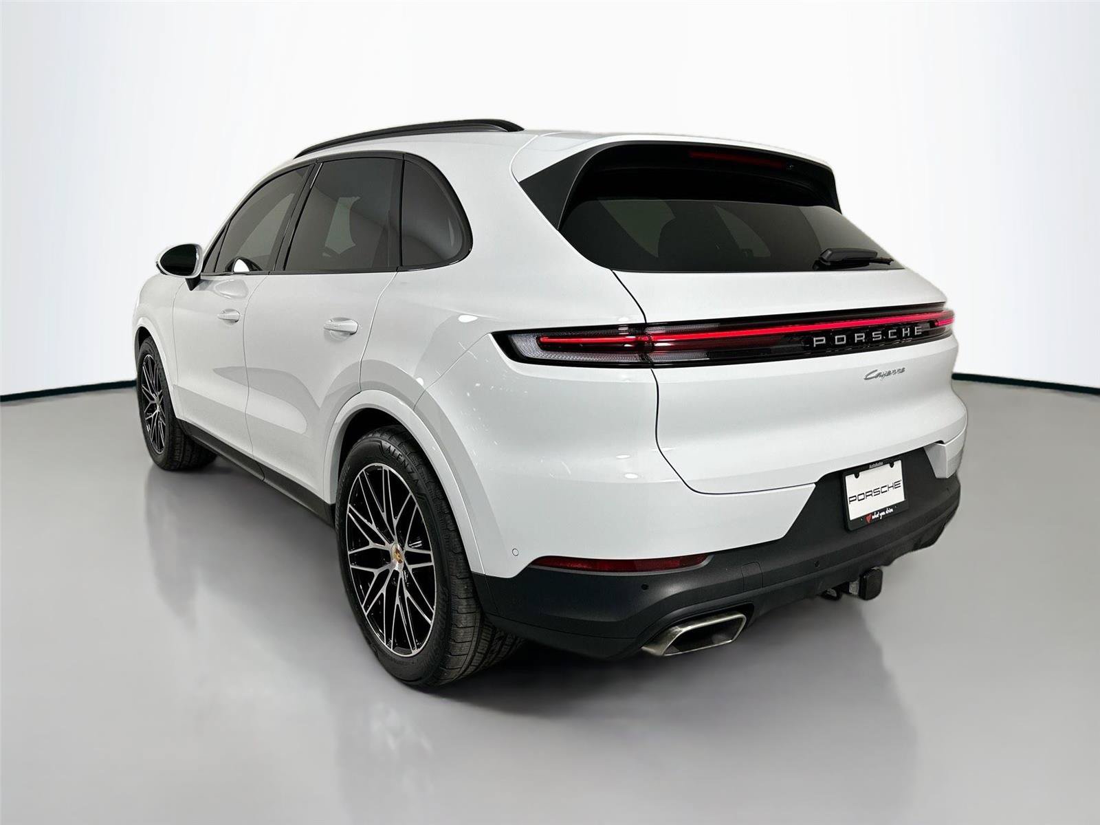 Certified 2026 Porsche Cayenne AWD/4WD image 3