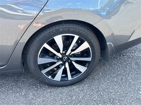 New 2025 Nissan Sentra SV w/ SV Premium Package image 11