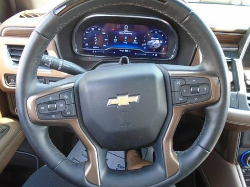 Certified 2024 Chevrolet Suburban High Country w/ Advanced Technology Package AWD/4WD image 8