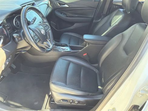 Used 2022 Buick Encore GX Essence image 10
