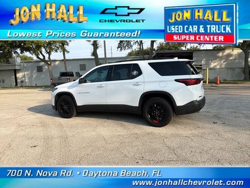 Used 2022 Chevrolet Traverse LS w/ Midnight/Sport Edition FWD image 5