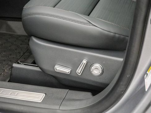 New 2026 Lincoln Nautilus Reserve w/ Jet Appearance Package image 31