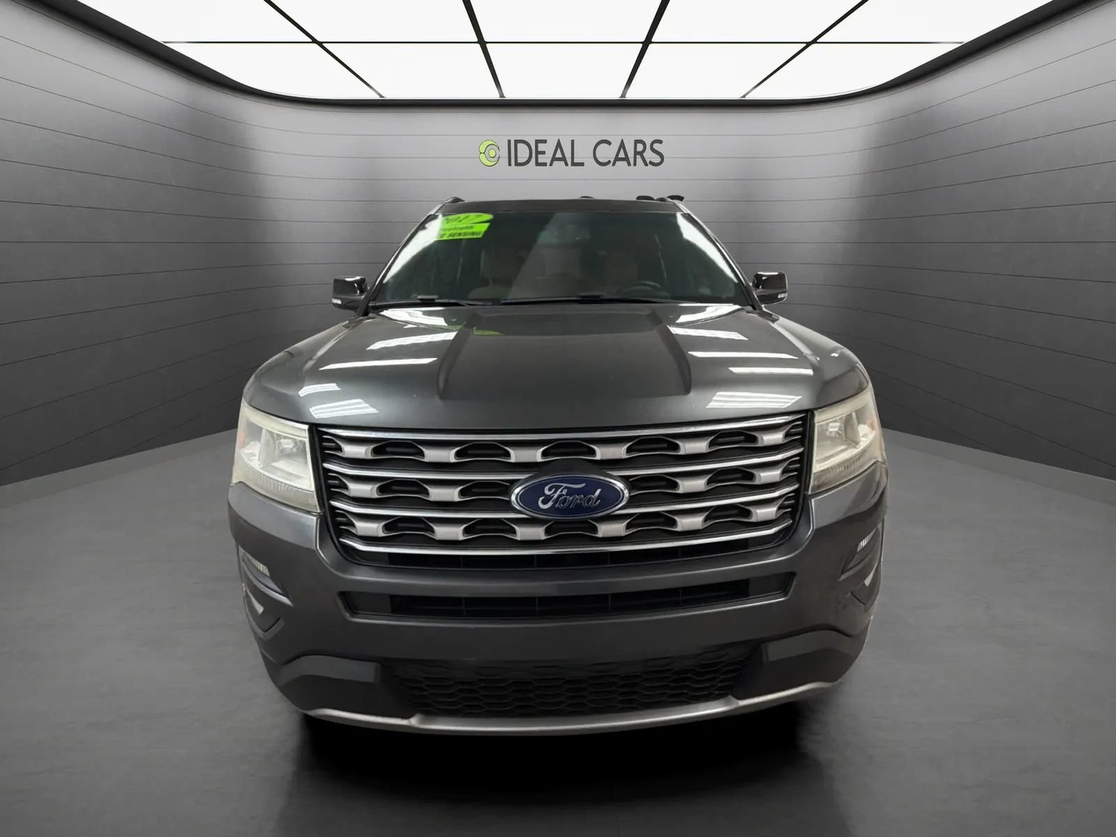 Used 2017 Ford Explorer XLT w/ Equipment Group 201A FWD image 2