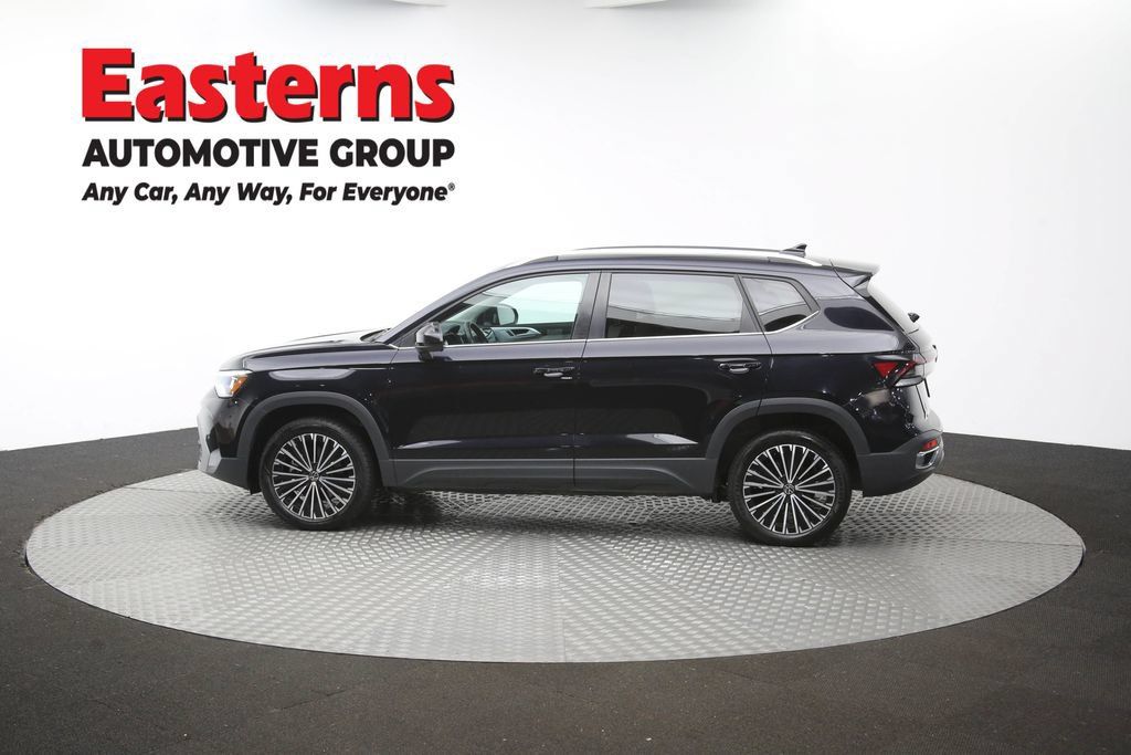 Used 2025 Volkswagen Taos SE FWD image 59
