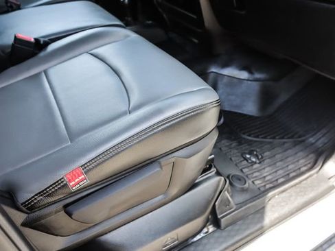 Used 2022 RAM 3500 Tradesman w/ Chrome Appearance Group AWD/4WD image 65