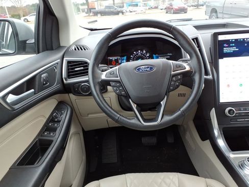Used 2024 Ford Edge Titanium image 18