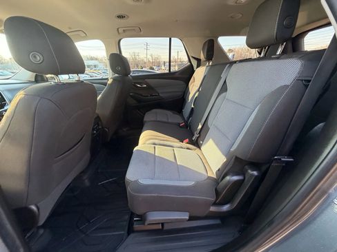 Used 2018 Chevrolet Traverse LT image 13