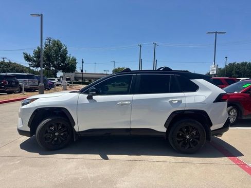 Used 2024 Toyota RAV4 XSE AWD/4WD image 5