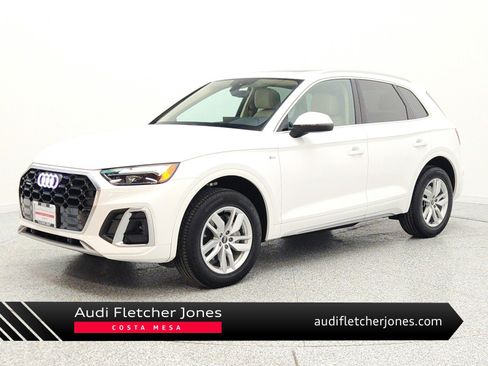 Used 2023 Audi Q5 2.0T Premium w/ Convenience Package AWD/4WD image 1