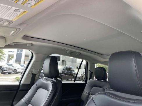 Certified 2025 Lincoln Aviator AWD w/ Equipment Group 101A image 23