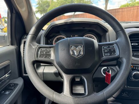 Used 2018 RAM 1500 Express RWD image 14