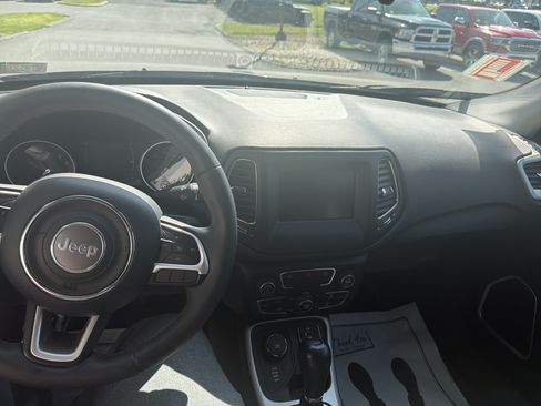 Used 2021 Jeep Compass Latitude AWD/4WD image 14