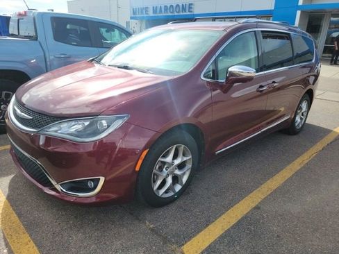 Used 2017 Chrysler Pacifica Limited w/ Advanced Safetytec Group image 3