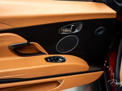 Used 2020 Aston Martin DB11 AMR image 27