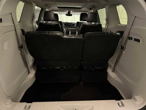 Used 2019 Chrysler Pacifica Limited image 24