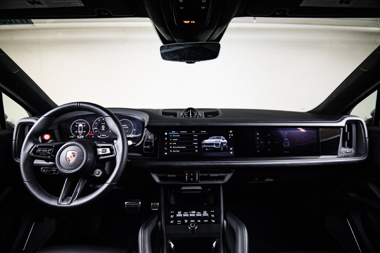 Certified 2026 Porsche Cayenne GTS AWD/4WD image 25