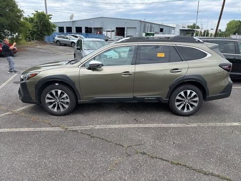 Certified 2023 Subaru Outback Touring XT AWD/4WD image 8