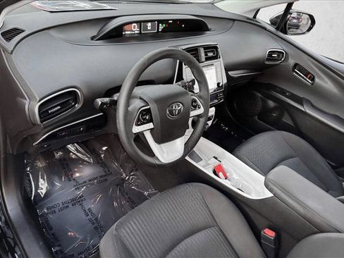 Used 2016 Toyota Prius Three image 11