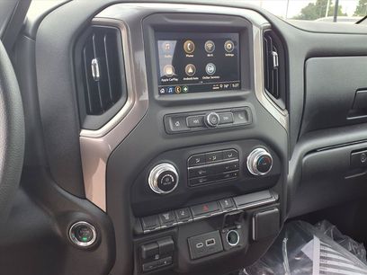 New 2025 GMC Sierra 3500 Pro w/ Convenience Package