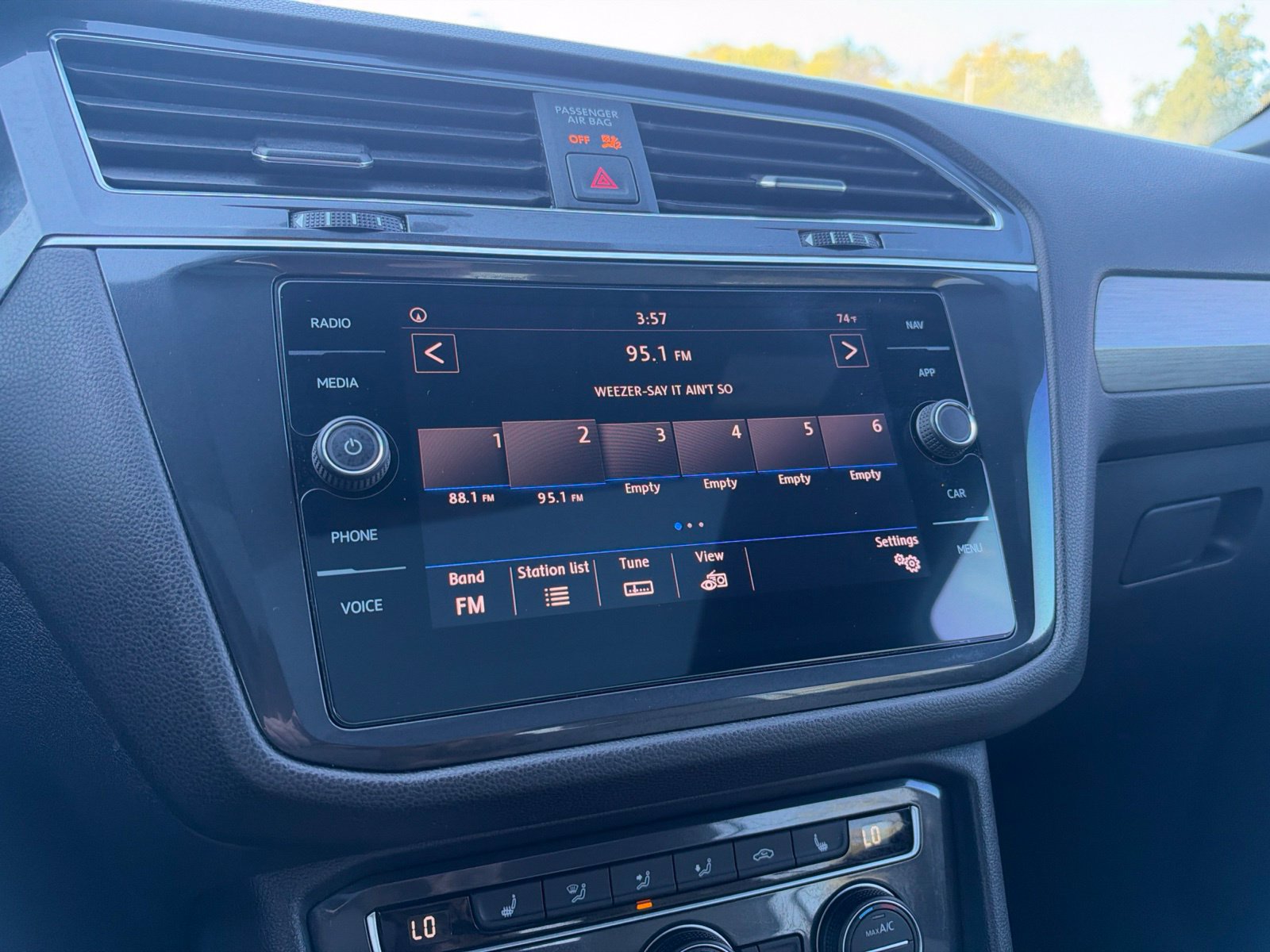 Used 2019 Volkswagen Tiguan SEL Premium R-Line FWD image 17
