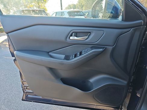 New 2026 Nissan Rogue SV FWD image 31