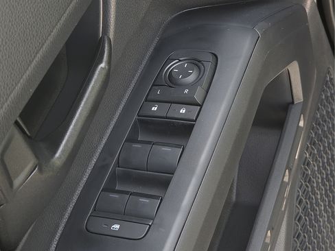 Used 2026 Toyota Tacoma SR5 AWD/4WD image 17