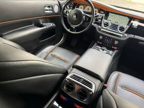 Used 2018 Rolls-Royce Dawn RWD image 40