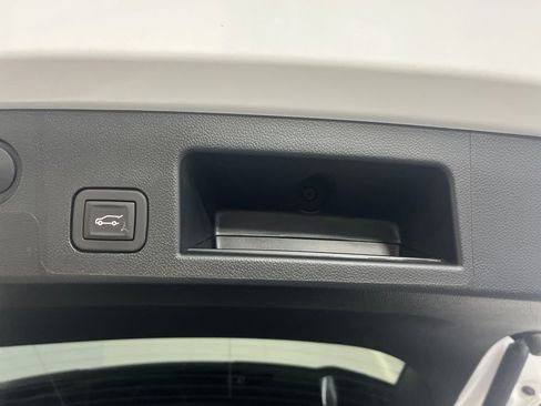 Used 2025 Chevrolet Equinox LT w/ Convenience Package II image 14