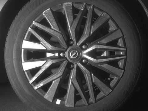 Used 2025 Nissan Altima 2.5 SV FWD image 16