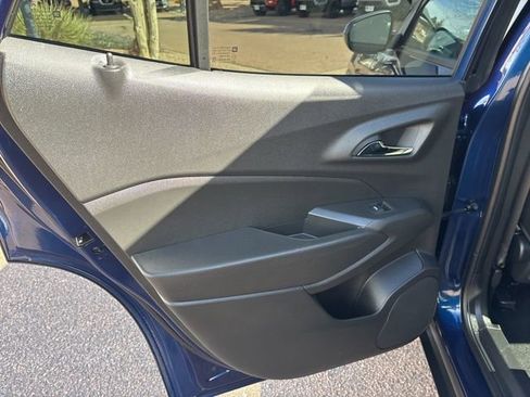 Used 2024 Chevrolet Trax LT w/ LT Convenience Package image 24