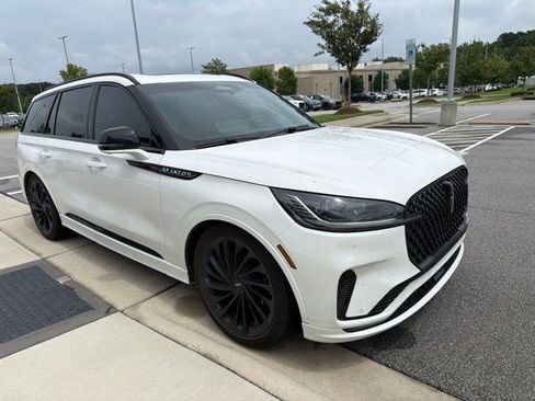 Used 2025 Lincoln Aviator Reserve w/ Equipment Group 201A AWD/4WD image 7