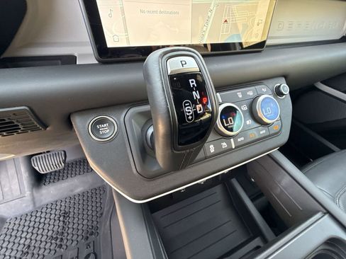 Used 2024 Land Rover Defender 110 S image 20