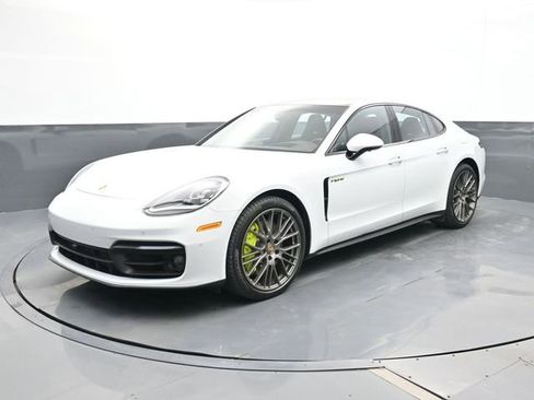 Certified 2023 Porsche Panamera 4 image 1