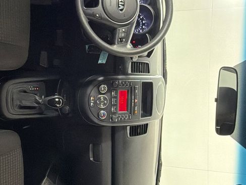 Used 2013 Kia Soul FWD image 25